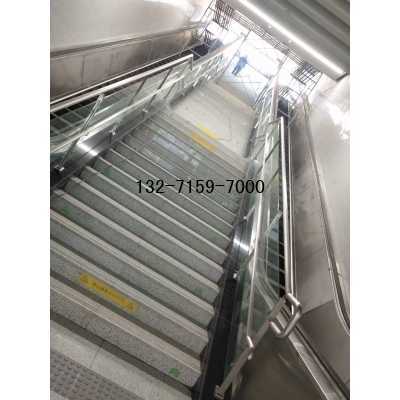 車站玻璃護欄
